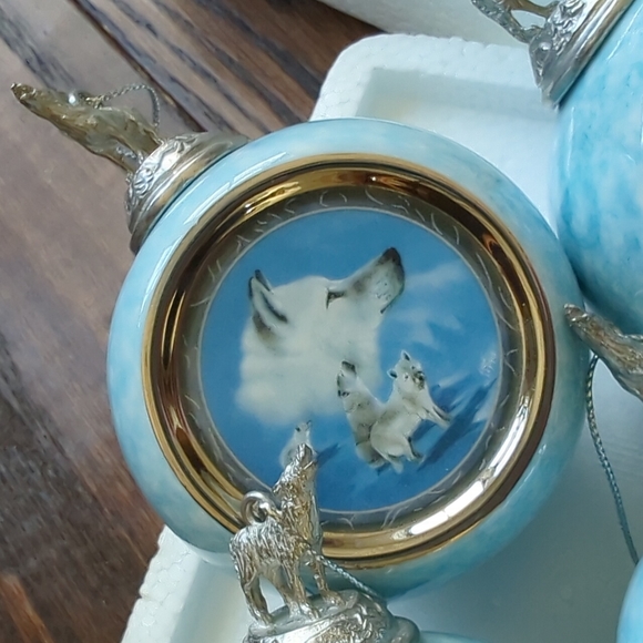 BRADFORD EDITIONS I NWT 6 "Spirit of the Wilderness" Ceramic Wolf Ornaments - Picture 8 of 14